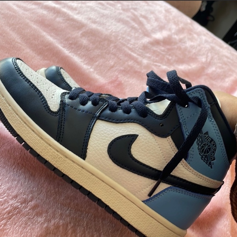 Nike Air Jordan 1 Obsidians